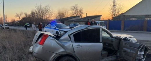 В Воронежской области иномарка врезалась в опору ЛЭП: погиб пассажир