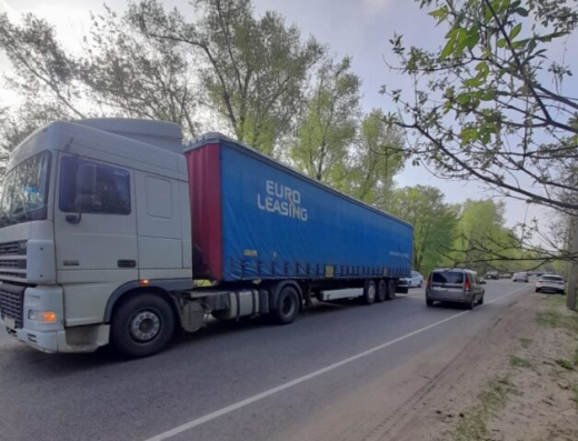 В Воронеже скончался мужчина, которого на проезжей части сбил грузовик