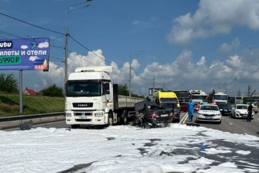 Движение по окружной в Воронеже перекрыто из-за смертельного ДТП