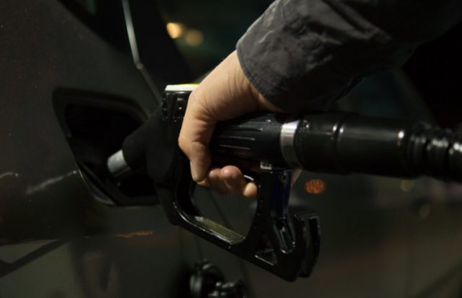 Бензин АИ-98 и дизельное топливо упали в цене в Воронежской области