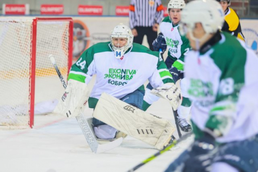 Хоккеисты из Воронежской области дважды обыграли саратовский «Кристалл»