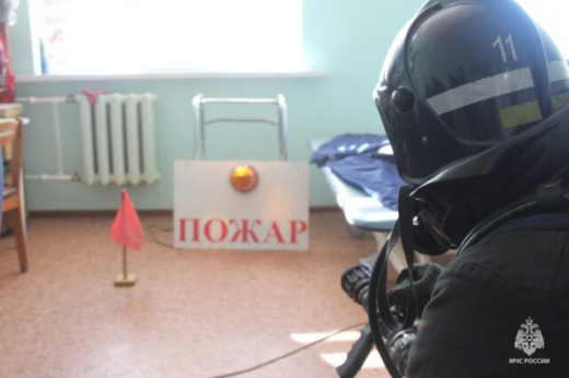 Воронежцев предупредили о скоплении пожарных машин у пансионата для пожилых людей