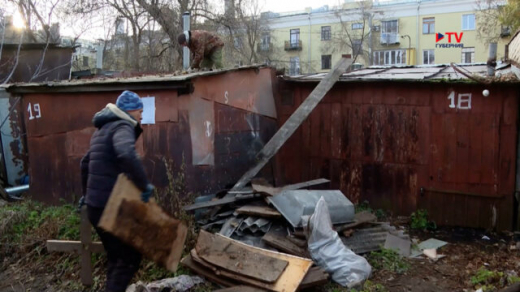 В центре Воронежа начали сносить самовольно построенные гаражи и сараи