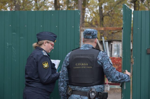 «Однажды должник закрылся от нас в автомобиле на 10 часов»: как работают воронежские судебные приставы