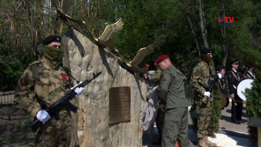 У воронежской школы появился новый памятник