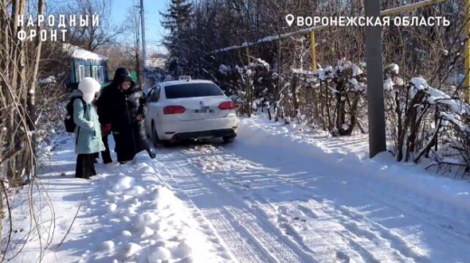 «Ребёнок чуть не погиб». В воронежском селе многодетная мама просит дополнительную остановку школьного автобуса