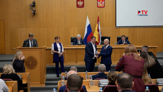 Депутаты VIII созыва Воронежской облдумы получили официальные удостоверения и напутствия губернатора