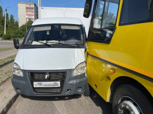 Покатившийся автобус задавил водителя в Воронеже