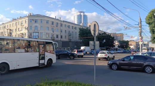 Неработающие светофоры спровоцировали пробки в центре Воронежа