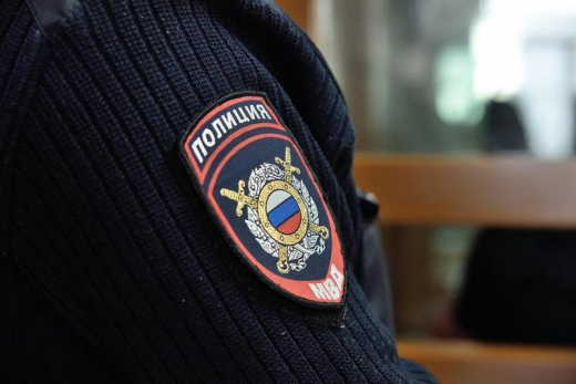 Жительница воронежского райцентра напала на полицейского и сорвала с его куртки шеврон