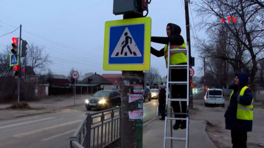 Воронежских водителей просят быть внимательнее при движении по дублеру Московского проспекта