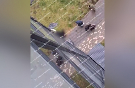 Под окнами многоэтажки в воронежском Шилово нашли труп несовершеннолетней