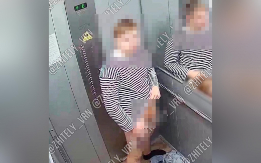 Воронежцы сообщили об обнажённом мужчине, который проник к ним в квартиру