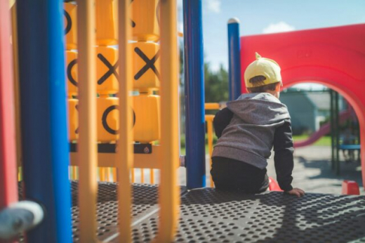 Председатель воронежского ТСЖ ответит в суде за травму 5-летнего ребёнка на детской площадке