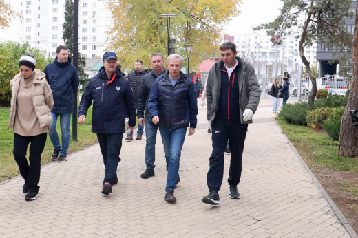 Врио губернатора и мэр Воронежа приняли участие в субботнике