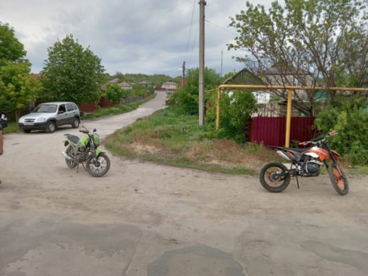 Двое школьников на мотоциклах столкнулись в воронежских Лисках