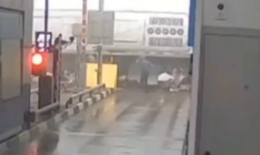 Пассажиры вылетели из окон: появилось видео жёсткой аварии с автобусом на трассе