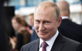 Владимир Путин поднял зарплату на 5,5% себе, министрам и ряду чиновников