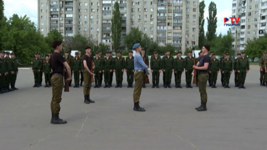 15 воронежских новобранцев отправились служить в Президентский полк московского Кремля