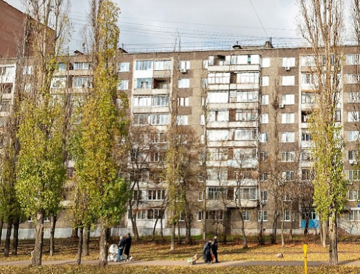 Труп мужчины обнаружили на козырьке подъезда в Воронеже