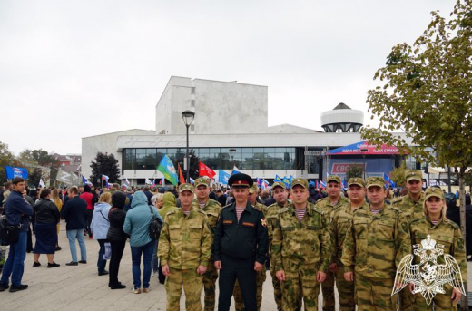 «Своих не бросаем!»: Росгвардейцы в Воронеже приняли участие в патриотической акции