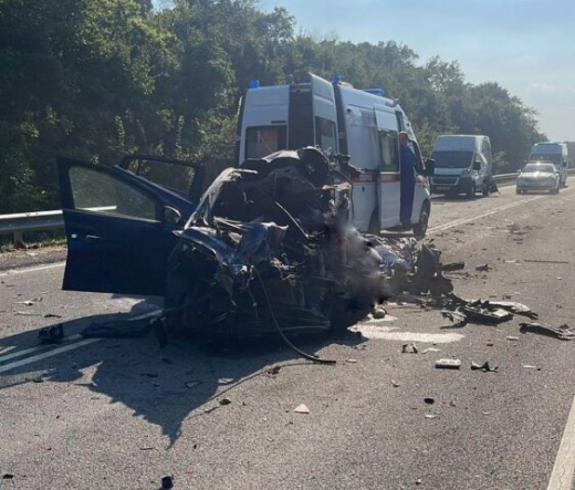 Два человека погибли в массовом ДТП на трассе в Воронежской области