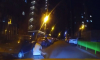 Ребёнок чудом не попал под машину во дворе воронежского ЖК