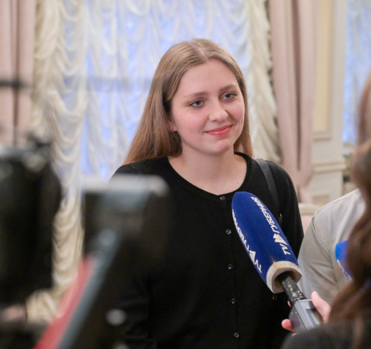 Губернатор Александр Гусев поздравил воронежскую спортсменку Дарью Клепикову