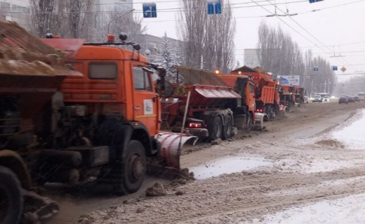 Воронежцам показали, как убирают выпавший снег