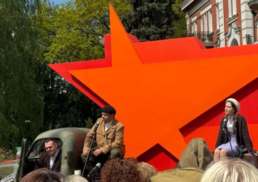 Частушки, танцы и стихи: воодушевляющий концерт «Отбой тревоги» показали в Воронеже