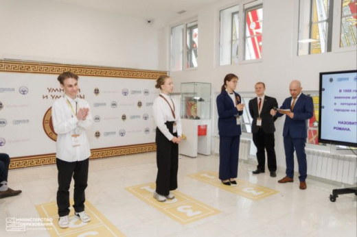 Четверо воронежских школьников примут участие в телепрограмме «Умницы и умники» на федеральном TV