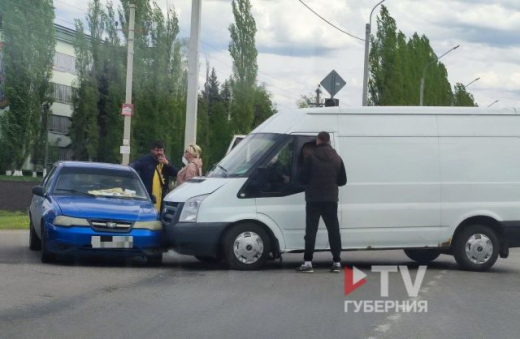 Батюшка попал в ДТП с микроавтобусом под Воронежем