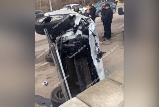 Виновник массового ДТП с перевернувшимся авто в Воронеже сбежал