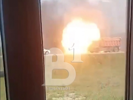 Взрыв после смертельного ДТП с автобусом в Воронежской области попал на видео