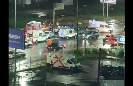 Зажатого в искорёженном автомобиле человека достали воронежские спасатели