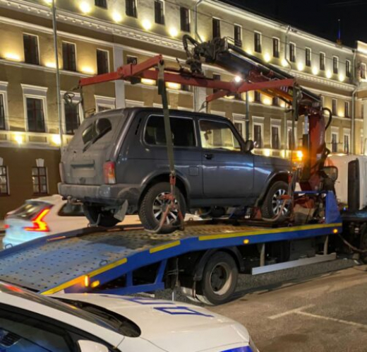 Воронежские судебные приставы арестовали машину злостного нарушителя ПДД