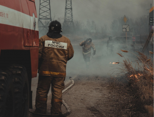 Резервуары с нефтепродуктами загорелись в Брянской области