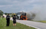 Автобус с 17 пассажирами загорелся на трассе в Воронежской области