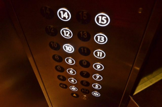 На замену лифтов в воронежских многоэтажках власти выделили более 1 млрд рублей
