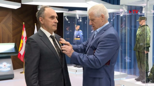 Воронежского предпринимателя наградили медалью Минобороны РФ за помощь в создании музея ВДВ