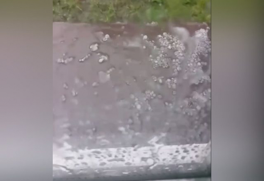 Выпавший в Воронежской области град размером с виноград сняли на видео