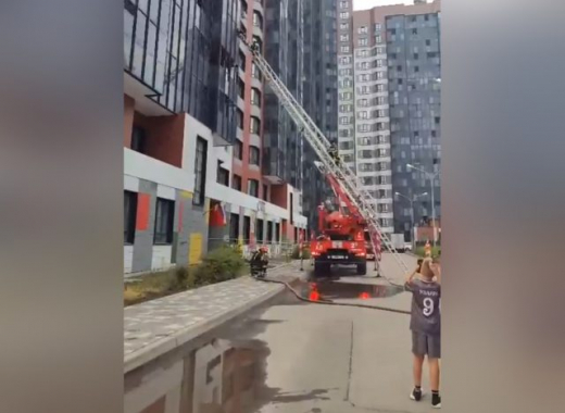Очевидцы: причиной пожара в воронежской 25-этажке стала зажжённая на балконе свеча