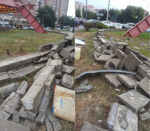 В Воронеже водитель Daewoo Nexia снёс ограждение пирамиды у памятника Славы и скрылся